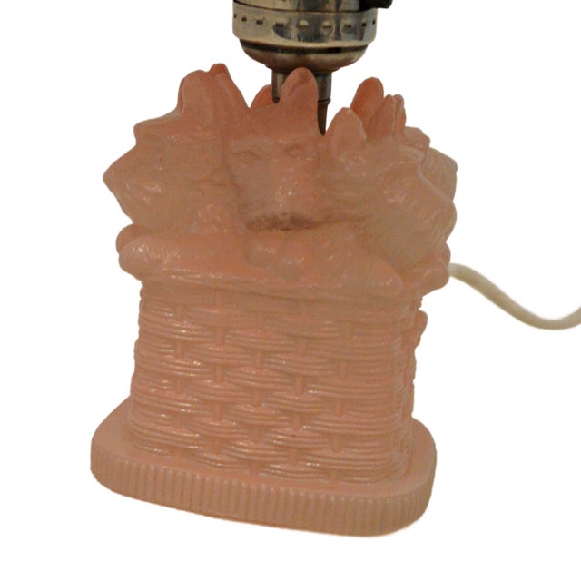 Figurative 1930s Antique l.e. Smith Pink Satin Glass "Scottie Pups in a Basket" Boudoir Table Lamp For Sale - Image 3 of 9