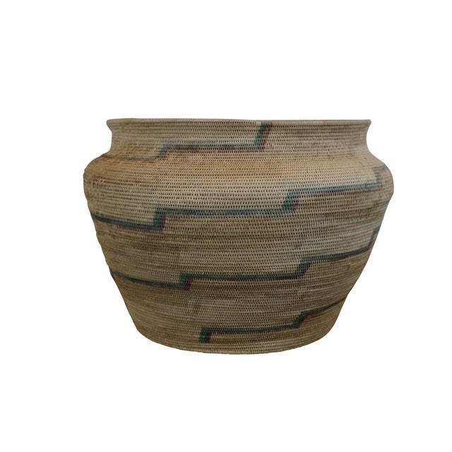 Folk Art Late 20th Century Shalimar Collection Attributed Hand Woven Palm Leaf Basket Urn Hamper Southwestern For Sale - Image 3 of 10