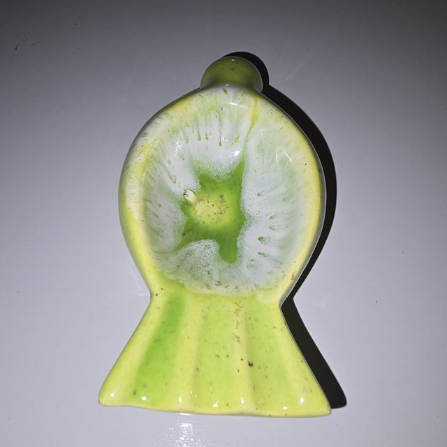 Vintage Green Bird-Shaped Ceramic Dish, Likely a Vintage Ashtray or Catchall. For Sale - Image 4 of 12