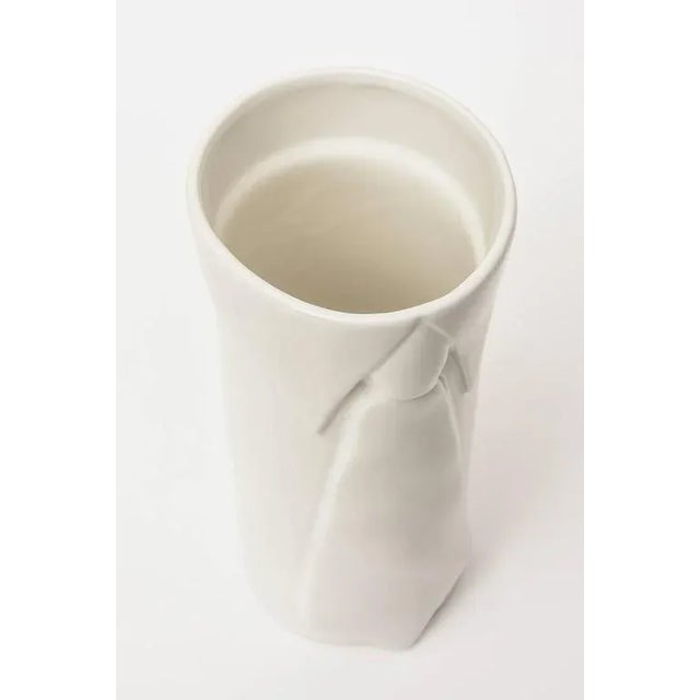 1970s Vintage Raymor Glazed Ceramic Pop Art Shirt Tie Vase Italian For Sale - Image 5 of 9