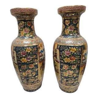 Pair of Mid 20th Century Large Japanese Satsuna Vases For Sale
