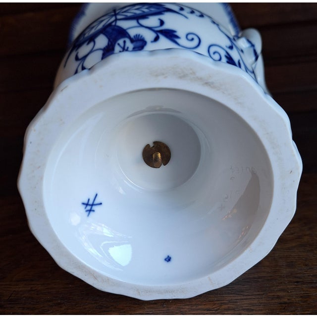Double-Handled Vase with Onion Pattern from Meissen, 1970s For Sale - Image 4 of 5