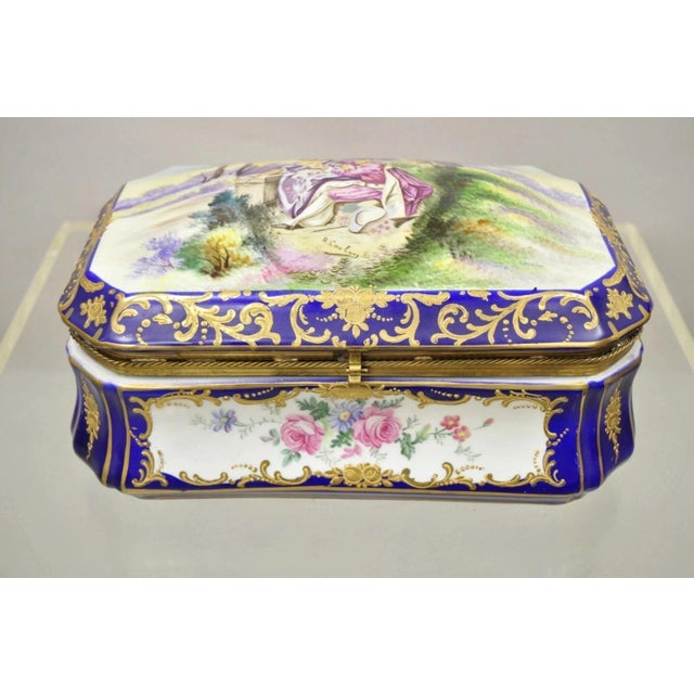 Antique French Victorian Porcelain Hand Painted Hinged Jewelry Trinket Box For Sale - Image 9 of 12