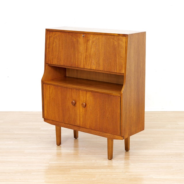 1960s Century Teak Secretary Desk For Sale In Los Angeles - Image 6 of 10