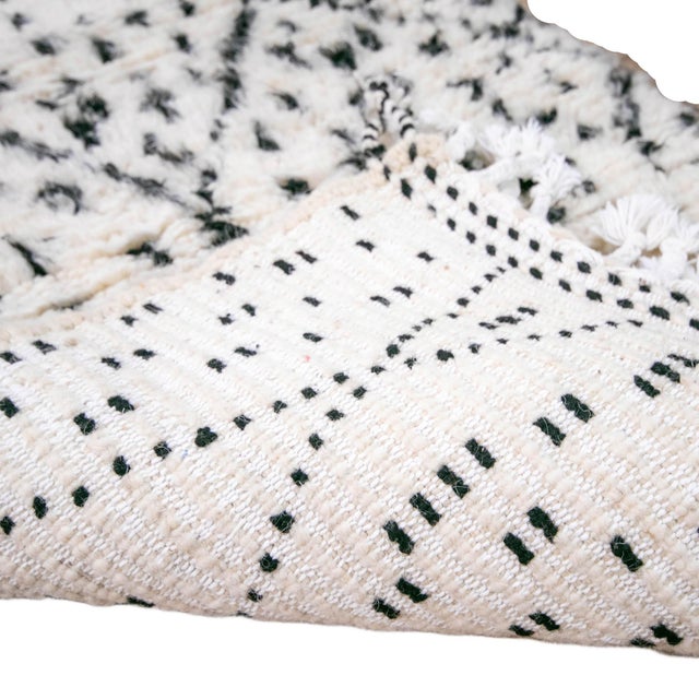 Handwoven Beni Ourain Rug - Small Moroccan Bathroom Rug – Cream Black Dots Shag Pile Bath Mat 2x4 Ft For Sale - Image 9 of 12