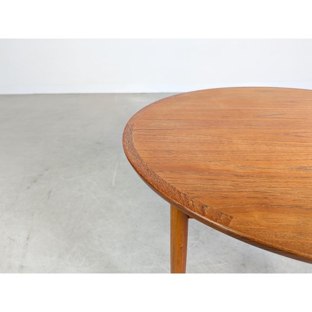 Wood Mid-Century Modern Danish Coffee Table in Teak For Sale - Image 7 of 9