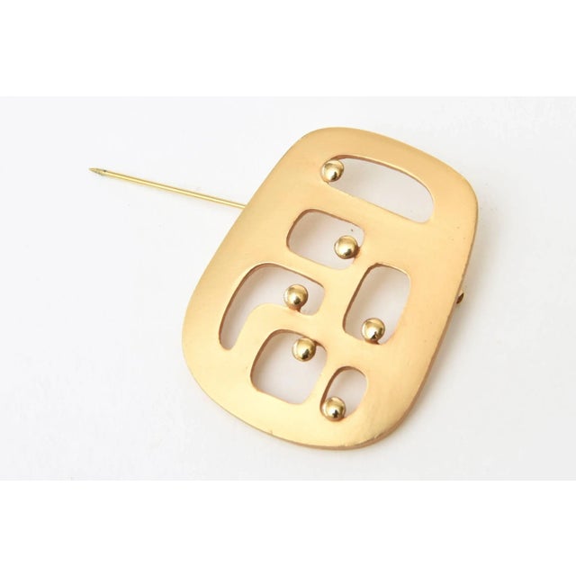 1970s Vintage Signed Eisenberg Gold Plated Modernist Abstract Pin or Brooch, 1970's For Sale - Image 5 of 8