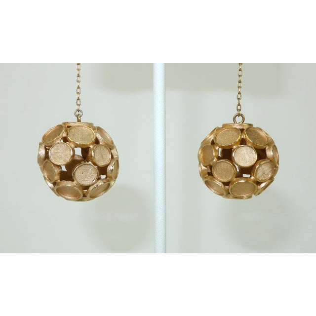 Mid-Century Modern 1950's Crown Trifari Mod Gold Tone Drop Dangle Earrings, a Pair For Sale - Image 3 of 10