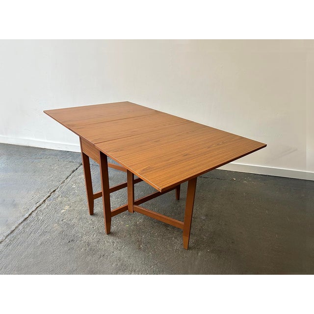 1960s Mid-Century Modern Extending Dining Table from Schrieber Furniture, 1960s For Sale - Image 5 of 8