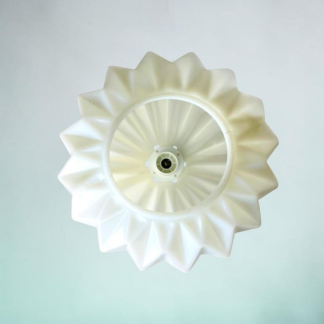 Mid-Century Modern Mid-Century Modern Scandinavian Style White Acrylic Origami Pendant Lamp, 1960s For Sale - Image 3 of 12