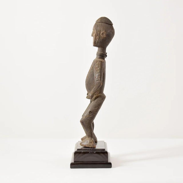 Early 20th Century Chamba Male Figure on Custom Base Nigeria For Sale - Image 4 of 11