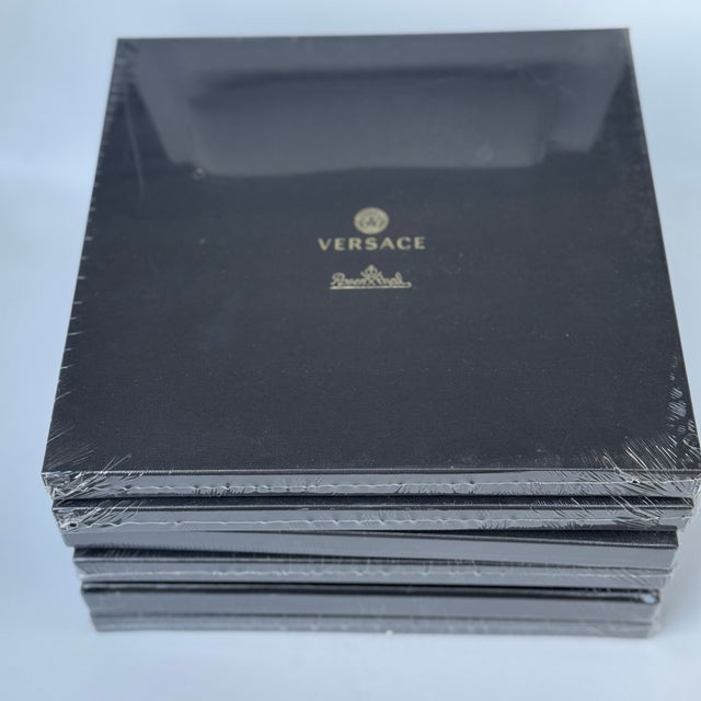 I Love Baroque and Roll Dinner Plates by Versace for Rosenthal, 2000s, Set of 6 For Sale - Image 6 of 12