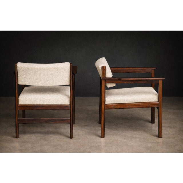 Mid-Century Modern Sergio Rodrigues, 1959. Eight Tiao chairs in Rosewood (2 armchairs + 6 chairs) - Lot 893-894 For Sale - Image 3 of 17