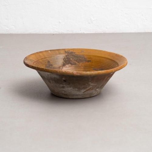 Rustic 20th Century Rustic Ceramic Plate Vase in Earth Tone, 1940s For Sale - Image 3 of 13