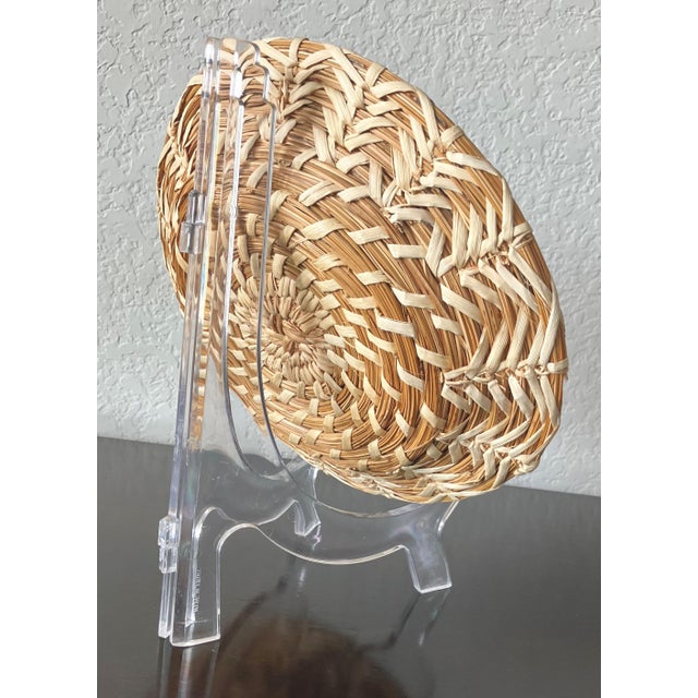 Late 20th-Century Sweetgrass Gullah-Style Decorative Shallow “Bowl Basket” For Sale - Image 4 of 18