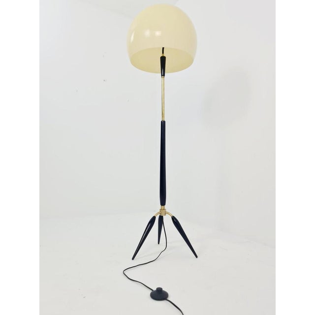 Space Age Italian Tripod Floor Lamp in Metal and Plastic, 1960s For Sale - Image 9 of 11