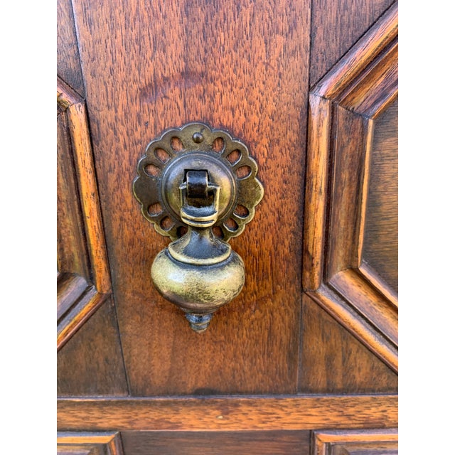 Brown Antique Kittinger Jacobean Side Table Liquor Cabinet For Sale - Image 8 of 18