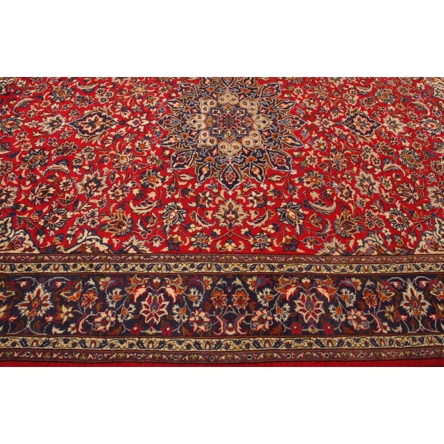 Red Middle Eastern Rug in Wool For Sale - Image 8 of 10
