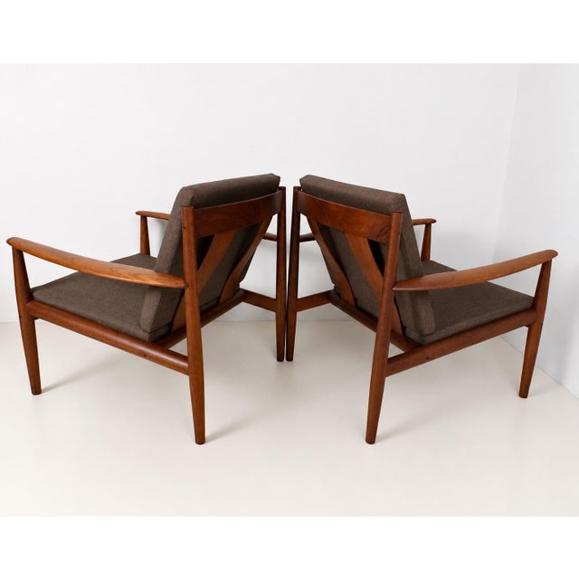 Grete Jalk Danish FD118 Lounge Chairs by Grete Jalk for France & Søn, 1960s, Set of 2 For Sale - Image 4 of 15