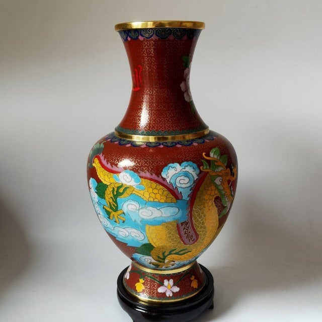 Late 20th Century Vintage Cloisonné Enamel Dragon Vase – Red Ground, Gilt Accents, With Stand & Box For Sale - Image 5 of 9