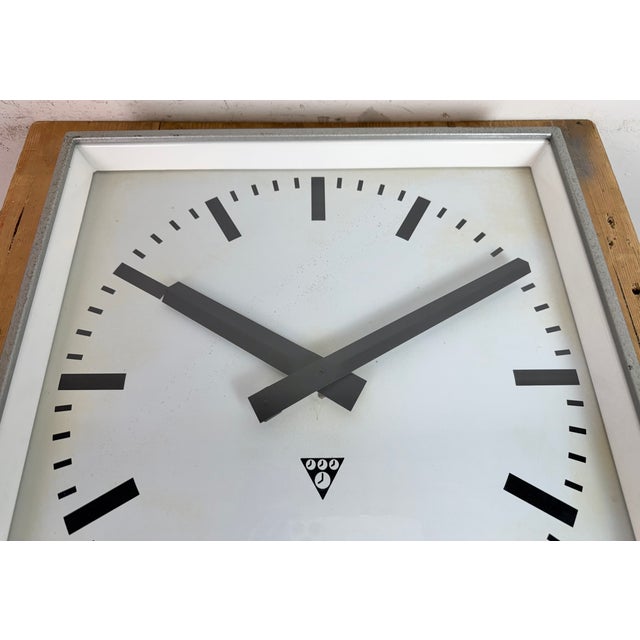 Large Grey Square Wall Clock from Pragotron, 1970s For Sale - Image 10 of 18