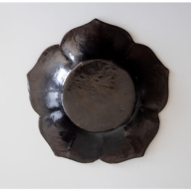 19th Century English Papier Mache Lotus Dish Lobed Tray For Sale In Houston - Image 6 of 7