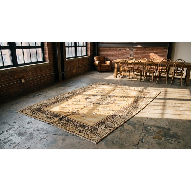 Textile 1920s Tan Camel Medallion Antique Central Asian Chinese Khotan Rug 4'8" X 7'7" Wool Handknotted Carpet For Sale - Image 7 of 8