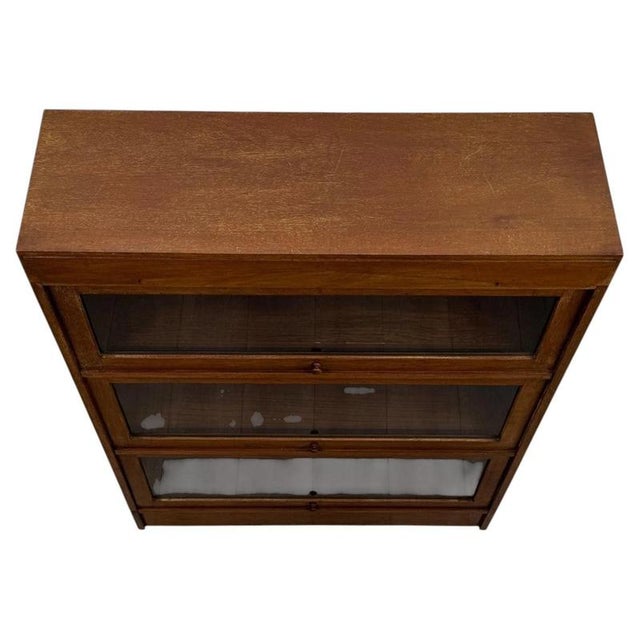 Antique Early 20th Century Mahogany Bookcase in the style of Globe-Wernicke For Sale - Image 3 of 11