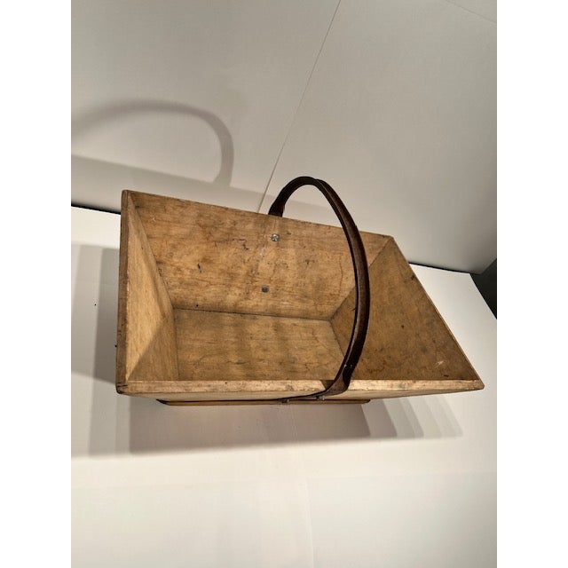 Mid 20th Century English Wooden Gathering Basket With Metal Handle - $361 For Sale - Image 5 of 7