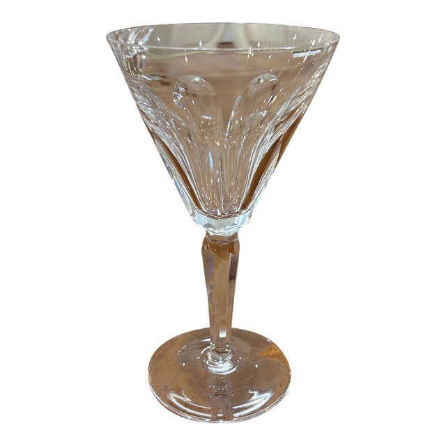 1990s Waterford Sheila Claret Wine Glasses – Discontinued 6½" Tall, Sweeping Wedge Cuts, Faceted Stem, Star Foot, Excellent Condition - Set of 12 For Sale