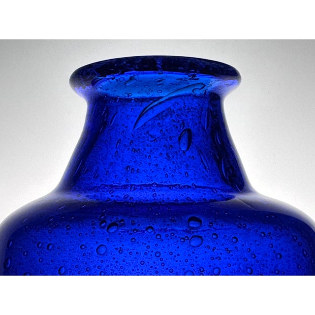 Kosta Boda Studio Glass Art Vase with Air Bubble Inclusions by Erik Höglund for Kosta Boda, Sweden, 1980 For Sale - Image 4 of 14