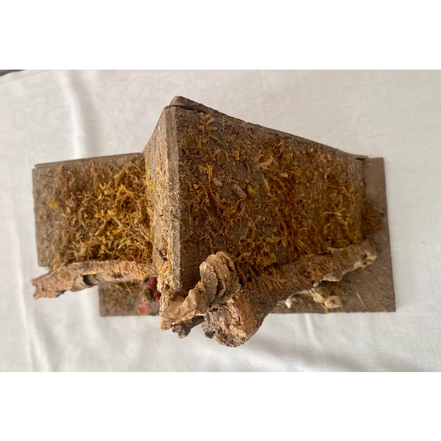 Brown Mid-Century Vintage Musical Nativity Crèche Stable (Plays "Silent Night") For Sale - Image 8 of 14