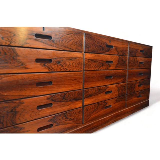 Fifteen Drawer Low Dresser in Rosewood by Kai Winding For Sale In San Francisco - Image 6 of 8