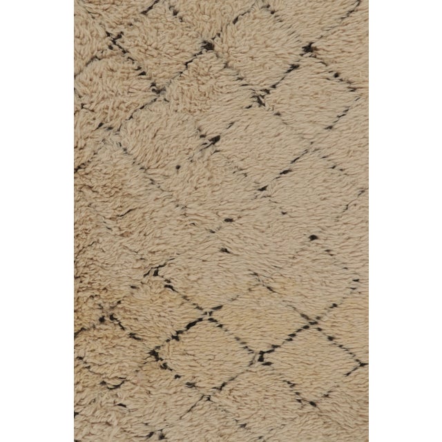 Traditional Vintage Moroccan Runner With Geometric Patterns in Beige & Charcoal - Rug & Kilim For Sale - Image 3 of 8