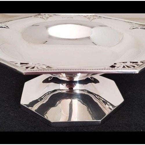 George V Sterling Silver Tazza Fruit Bowl from Walker & Hall, Sheffield, 1927 For Sale - Image 11 of 18