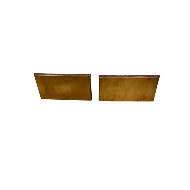 French Country Vintage Regency Style Fluted Gilt Wall Bracket Shelf - A Pair For Sale - Image 3 of 6