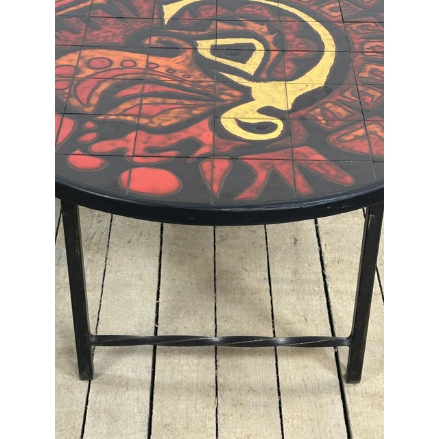 Mid-Century Modern Vintage Round Graphic Red and Yellow Ceramic Coffee Table, 1960s For Sale - Image 3 of 12