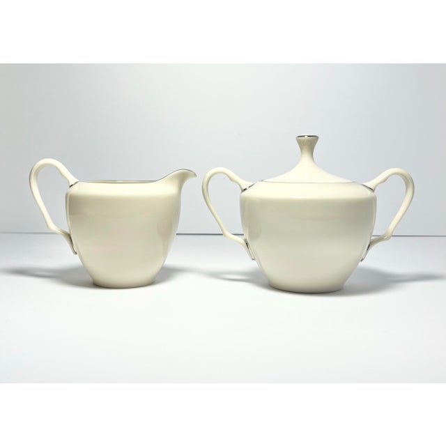 Lenox “Montclair” Bone China Creamer 3 1/2” 10oz & Sugar Bowl w/Lid 4 1/2” Set Good vintage condition. No chips, cracks,...