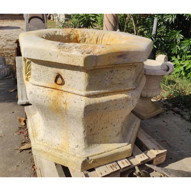 Stone Venetian Botticino Marble Well, 18th Century For Sale - Image 7 of 9