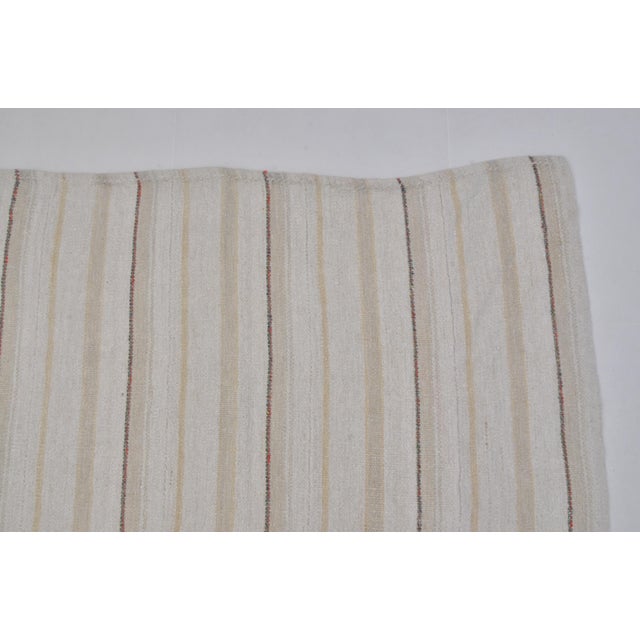 1950s Oushak Bohemian Handwoven Hemp Kilim Rug For Sale - Image 4 of 10