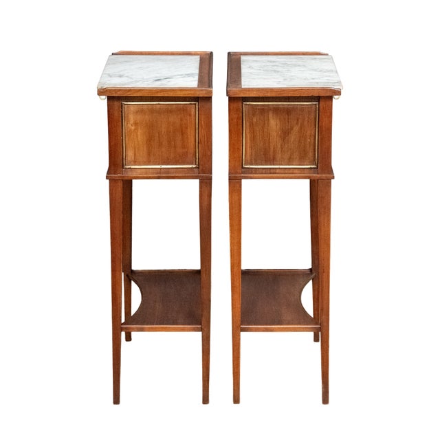Early 20th Century Pair of French Nightstands or Bedside Tables of Mahogany With Inset Marble Tops For Sale - Image 5 of 12