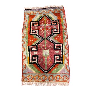 1990s Handwoven Persian Hamedan Area Rug 1'8" X 2'8" For Sale