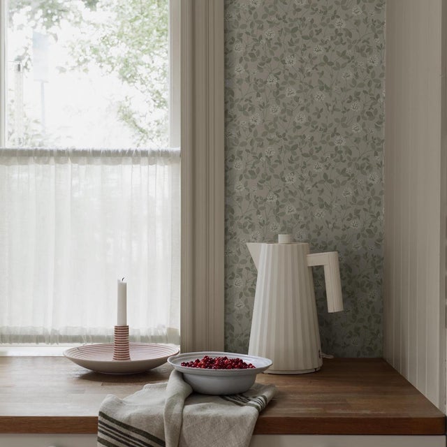 Borastapeter Sample - Boråstapeter Klöver Wallcovering In Sage For Sale - Image 4 of 5
