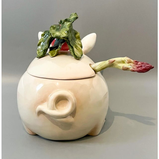 20th C. Fitz and Floyd “French Market” Pig Tureen With Asparagus Ladle – Whimsical / French Country For Sale - Image 12 of 12