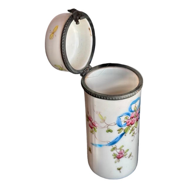 Antique French Hand-Painted Porcelain Needle Étui With Bird Clasp – Sèvres Style For Sale