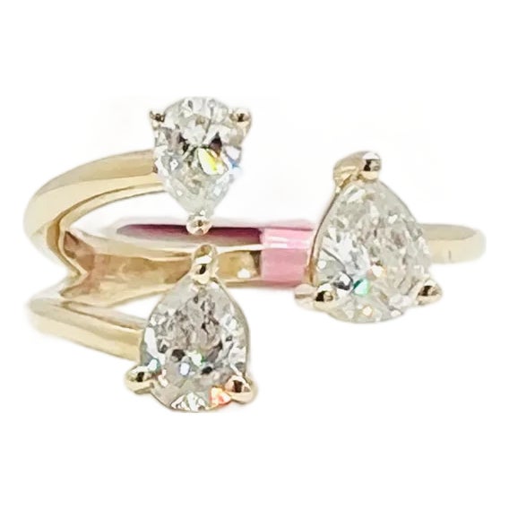 Pear Shape Diamond Ring in 14k Yellow Gold, Size 6.5 For Sale
