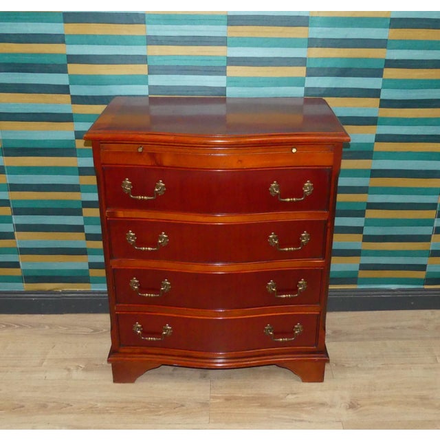 Georgian Chippendale Serpentine Chest of Drawers, 1970s For Sale - Image 15 of 15