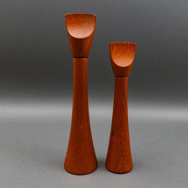Vintage Dansk Jens Quistaard Denmark Teak Wood Salt & Pepper Mill Set - a Pair For Sale - Image 4 of 10