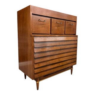1950s Vintage Mid Century Modern Solid Walnut Dresser by Merton Gershun for American of Martinsville For Sale
