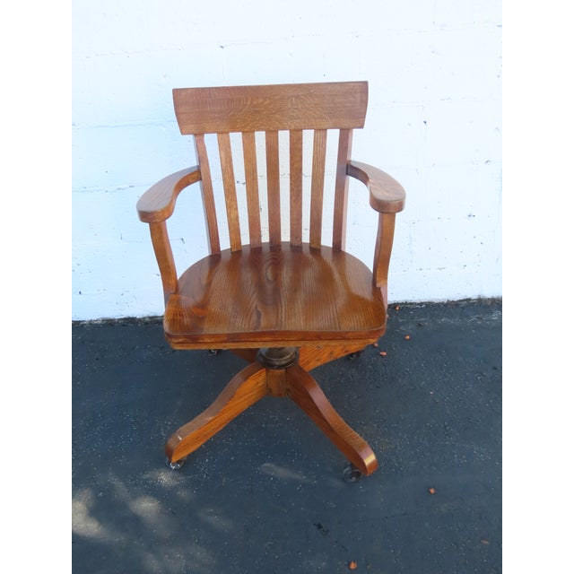 Early 1900s Tiger Oak Swivel Adjustable Office Desk Side Accent Chair 6663 For Sale - Image 15 of 16